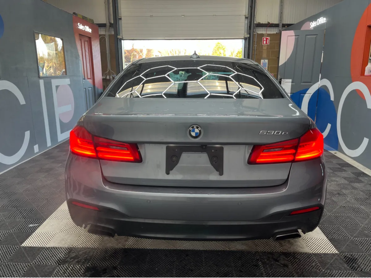 BMW 5-Series 2018 BMW 530E M-SPORT PERFORMANCE 2.0 - Image 3