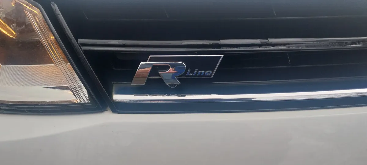 2017 Volkswagen Golf 1.2 Tsi R-Line 110hp Highline - Image 3