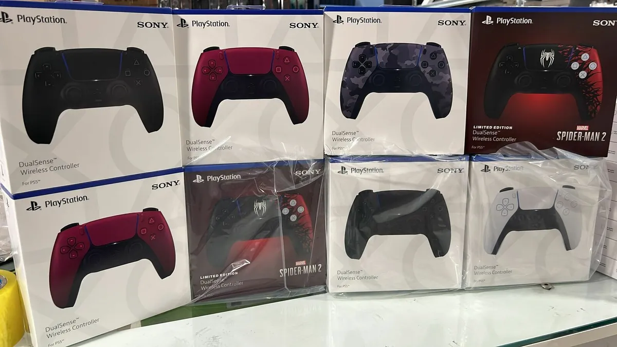 PS5 DualSense Controller – Active Microphone