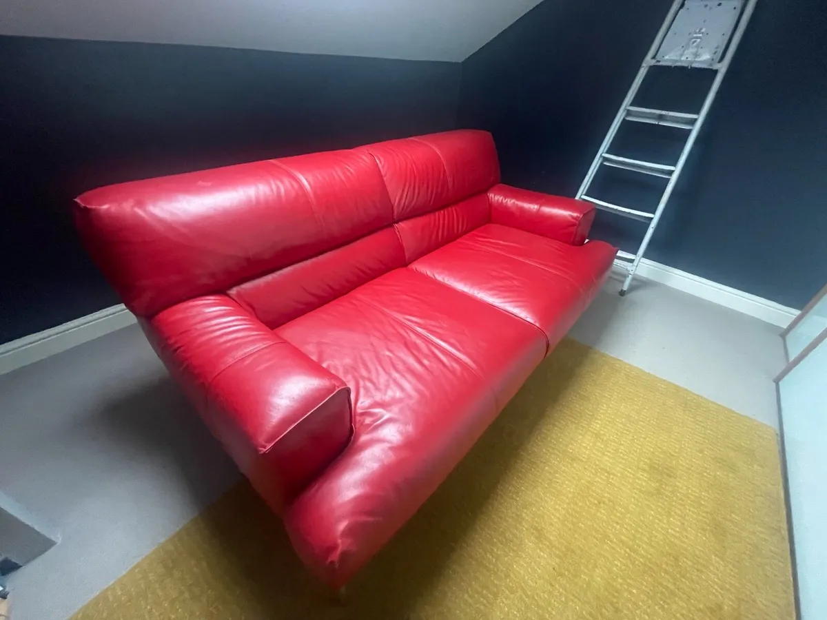 Leather couch - Image 4