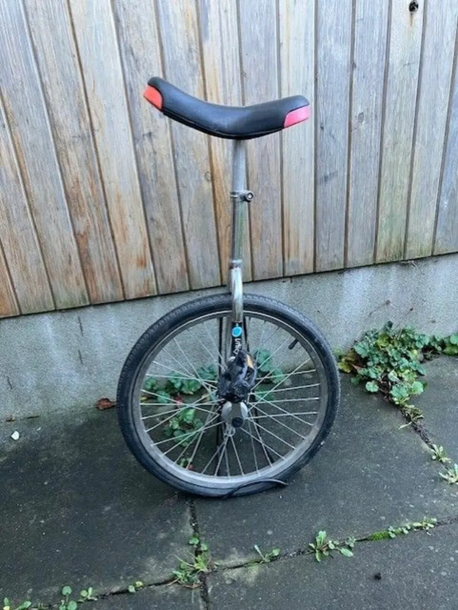 20" Unicycle with stand - Image 4