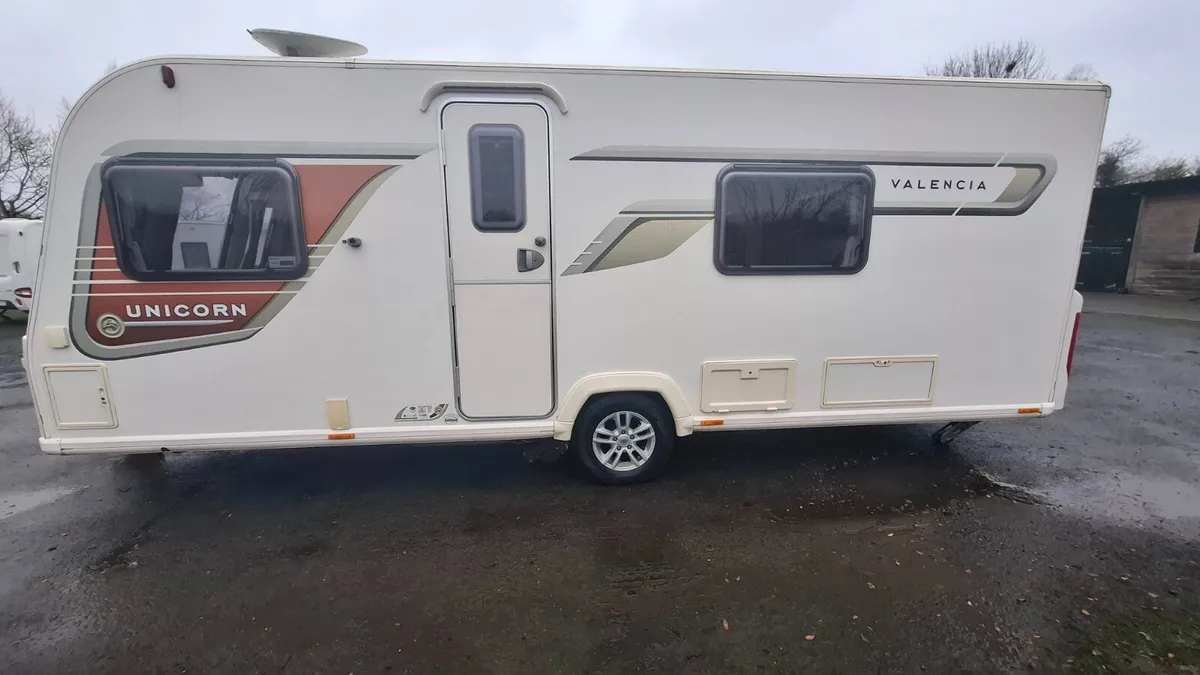 Bailey Unicorn Valencia caravan - Image 3