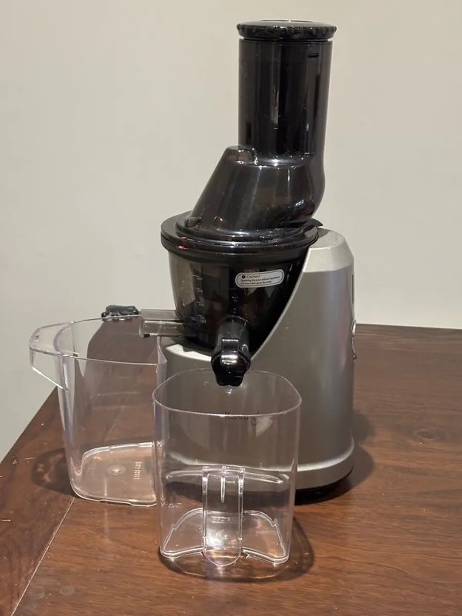 Kuvings B1700 Wide Feed Slow Juicer in Silver - Image 3