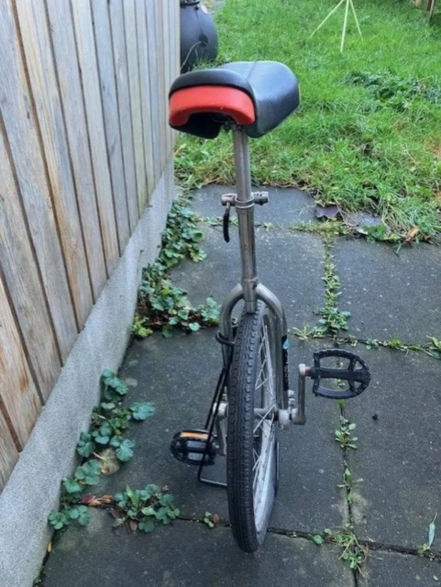 20" Unicycle with stand - Image 3