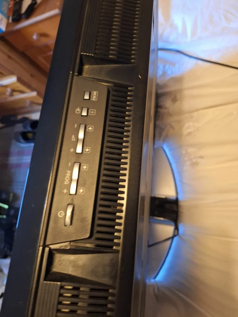 32" Sony Bravia tv - Image 3