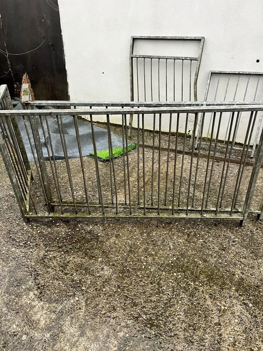 Various items - Image 2