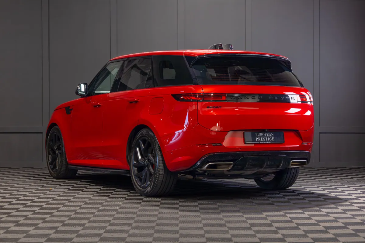 242 Range Rover Sport P460e Dynamic HSE - Image 4