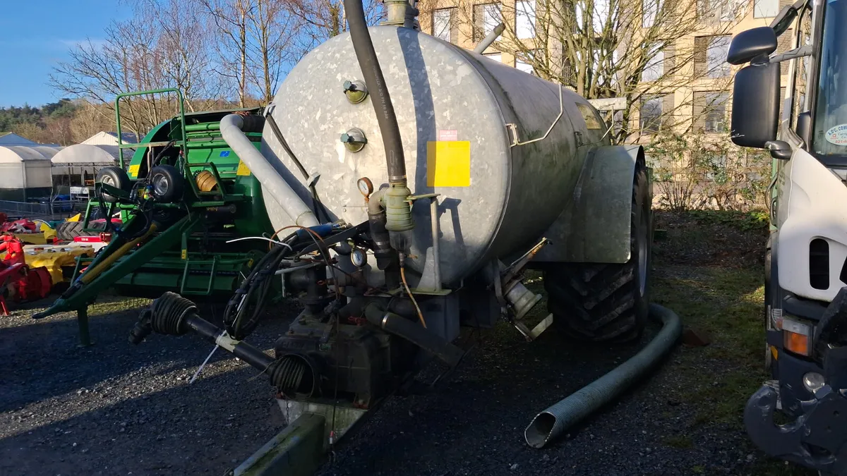 Slurry spreader - Image 1