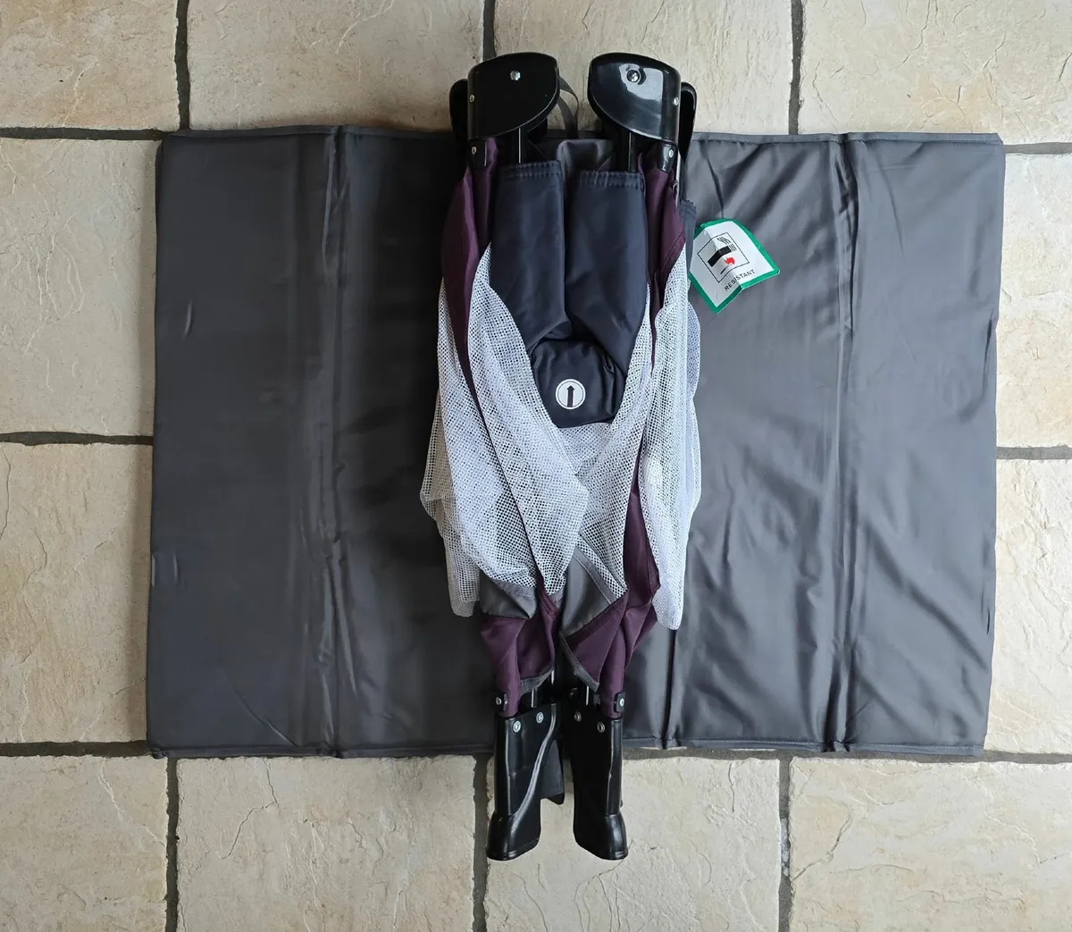 Carry cot & chair for child - Image 2