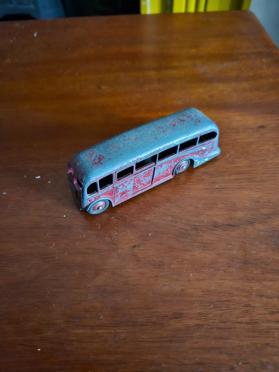 Dinky Bus