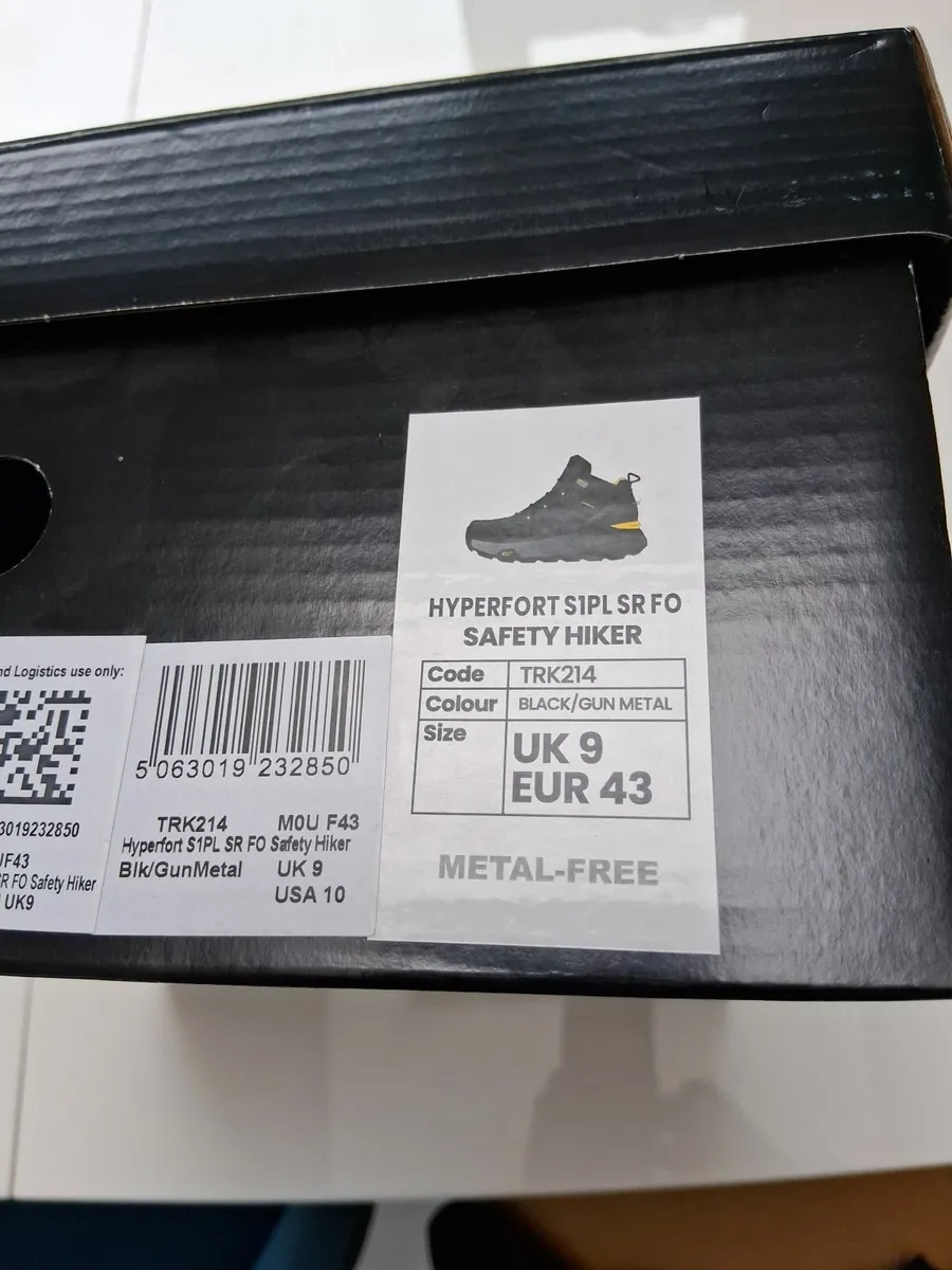 Regatta Safety Trainers Size 9 - Image 3