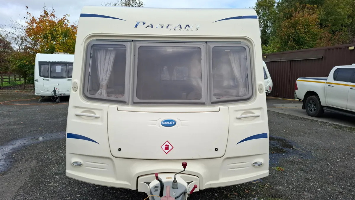 Bailey Pageant 5 berth caravan - Image 2