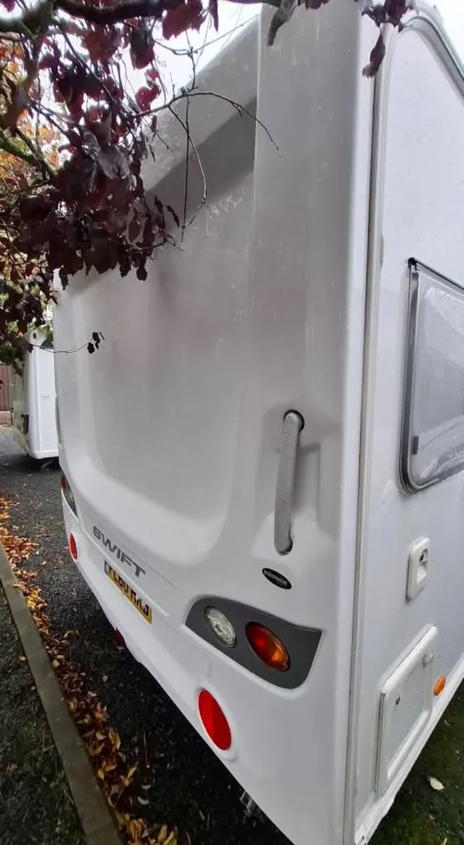 Swift Sprite Exclusive 6 berth caravan - Image 4