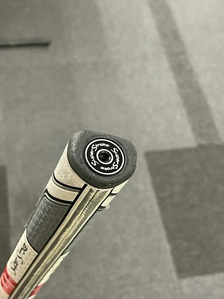 Odyssey Black 0 Works 2 Ball Putter - Image 3