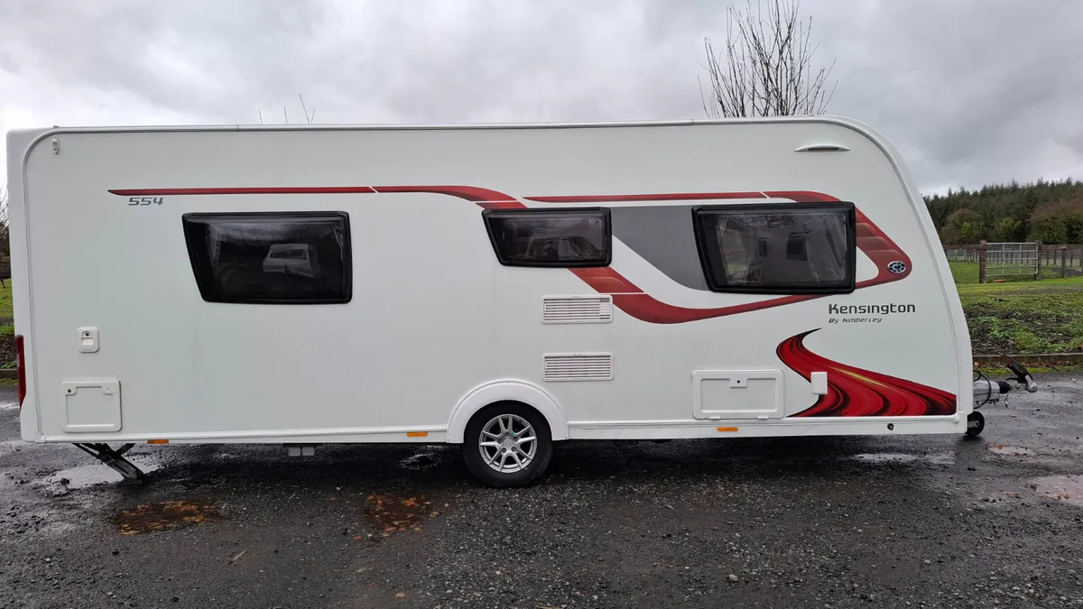 Compass Kensington Island bed caravan - Image 1