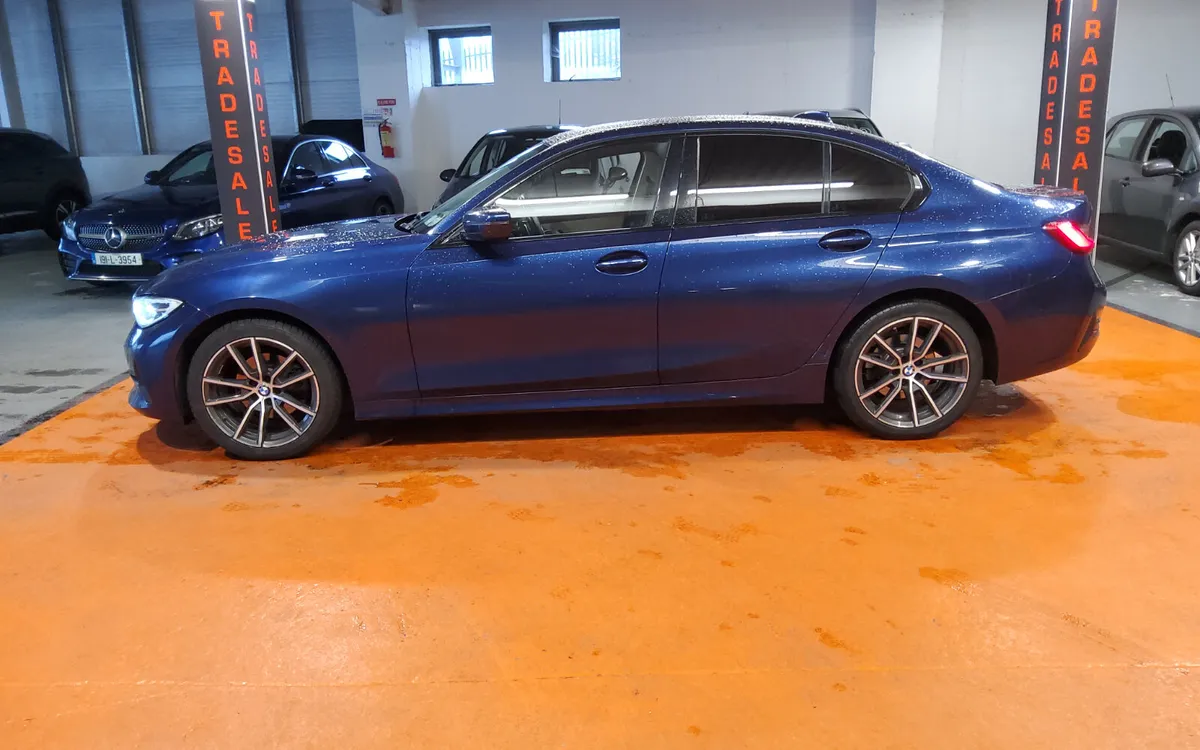 BMW 3-Series 2020 - Image 4