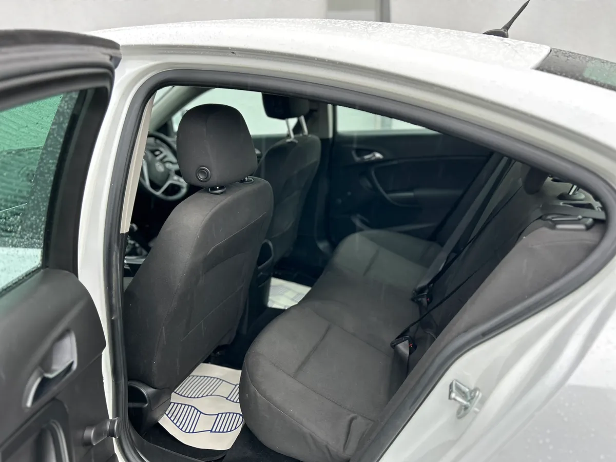 Opel Insignia 2014  2 L diesel  tax0526 new nct - Image 4