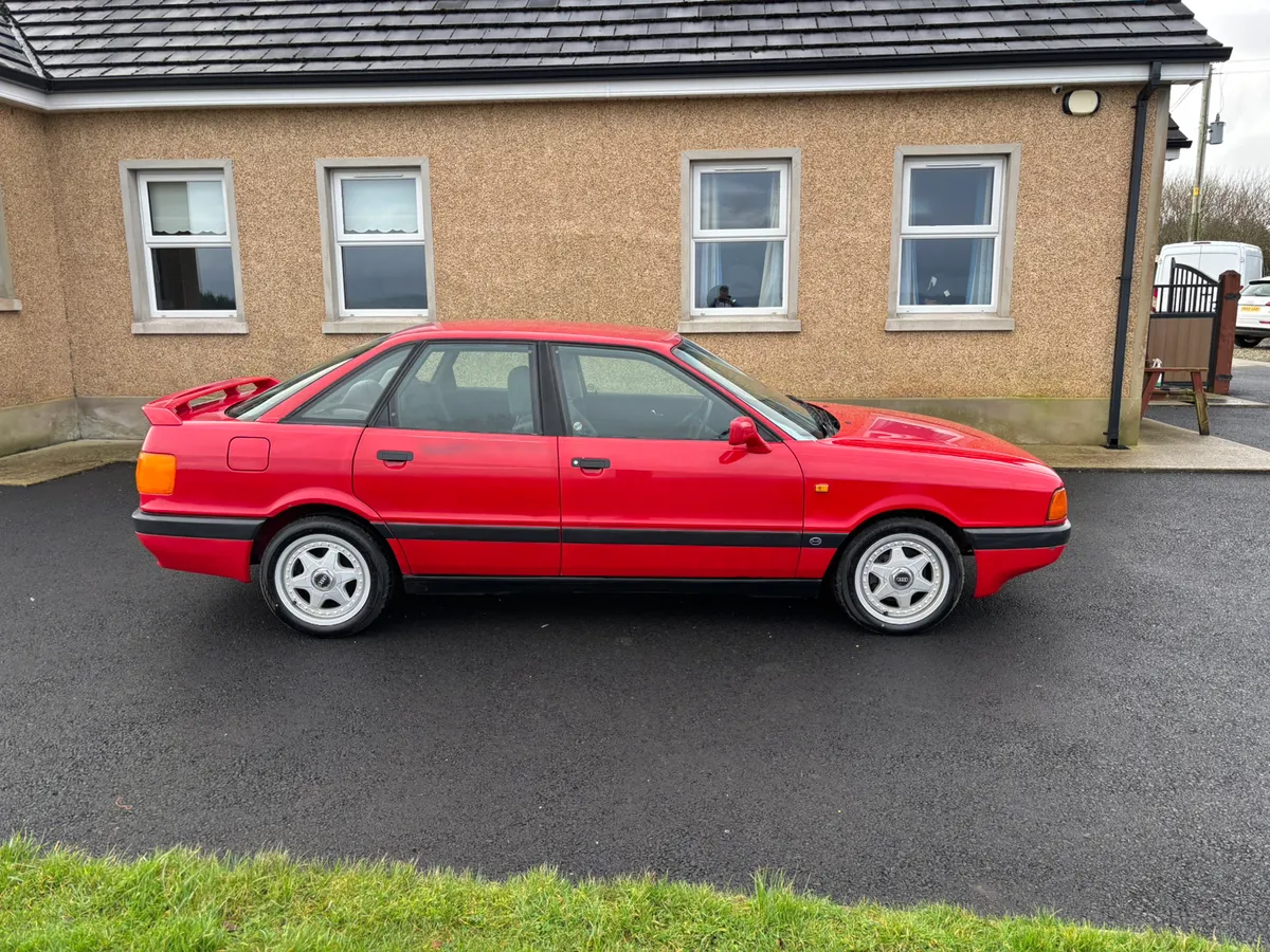 Audi 80 sport classic car - Image 2