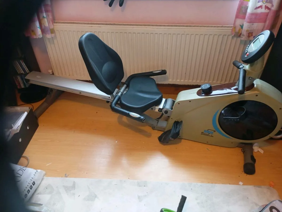 Rowing and cycling machine - Image 1