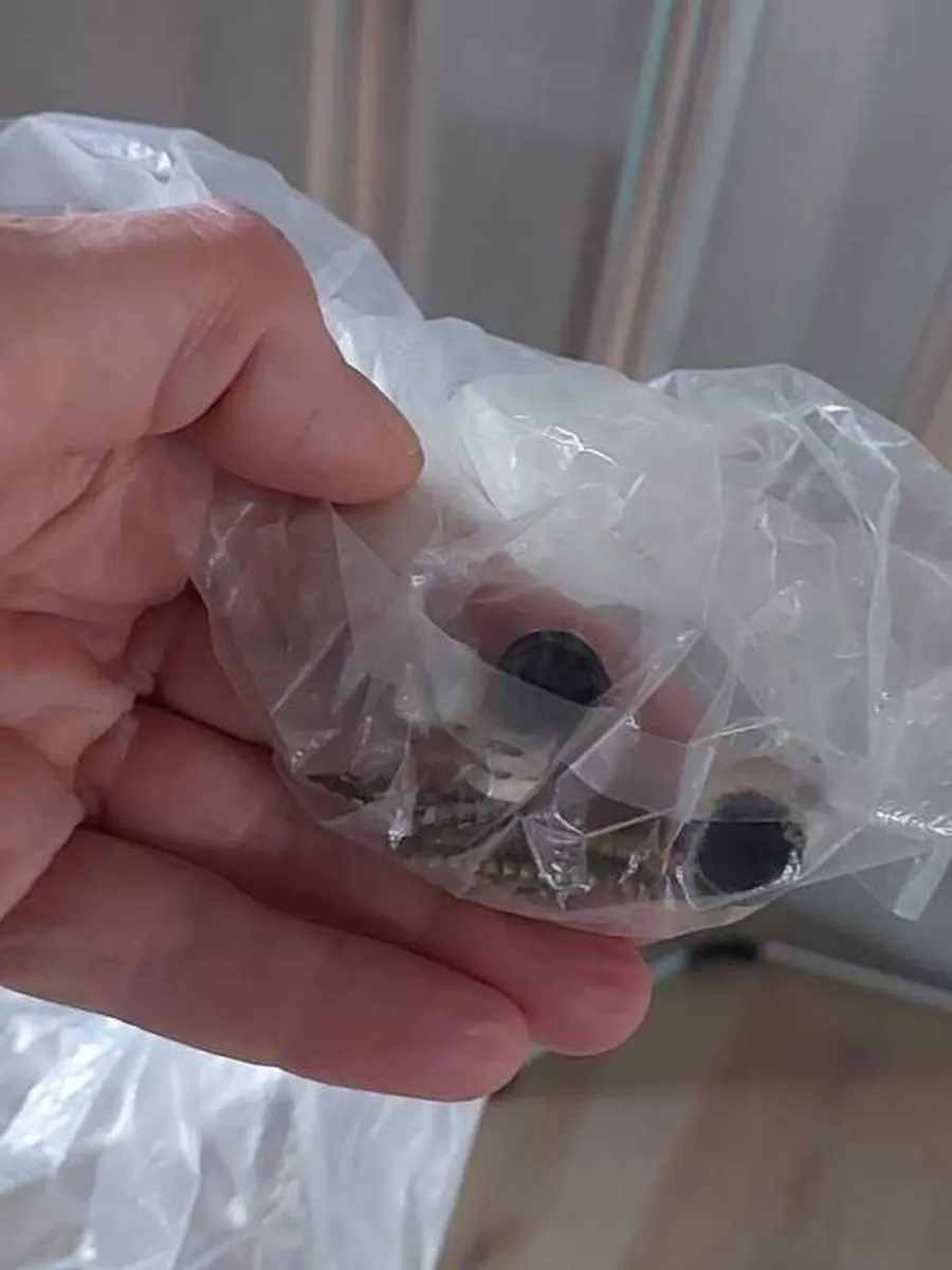 Glass folding door for above bath - Image 4