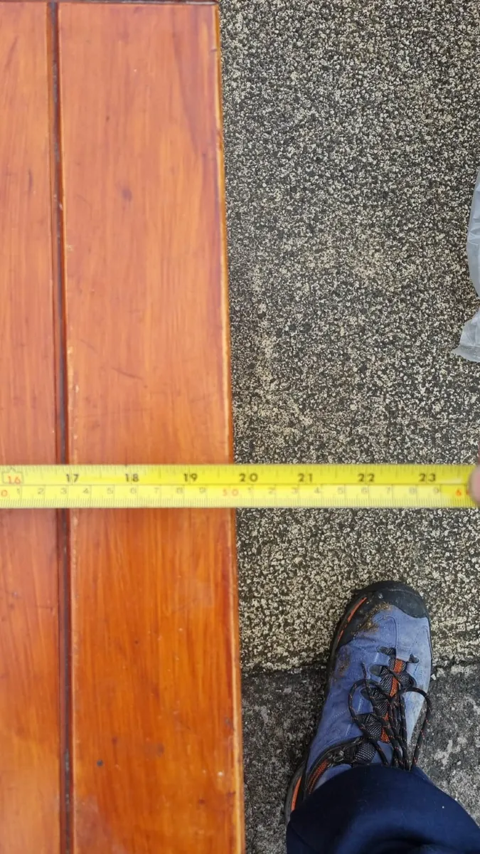 COFFEE TABLE - Image 4