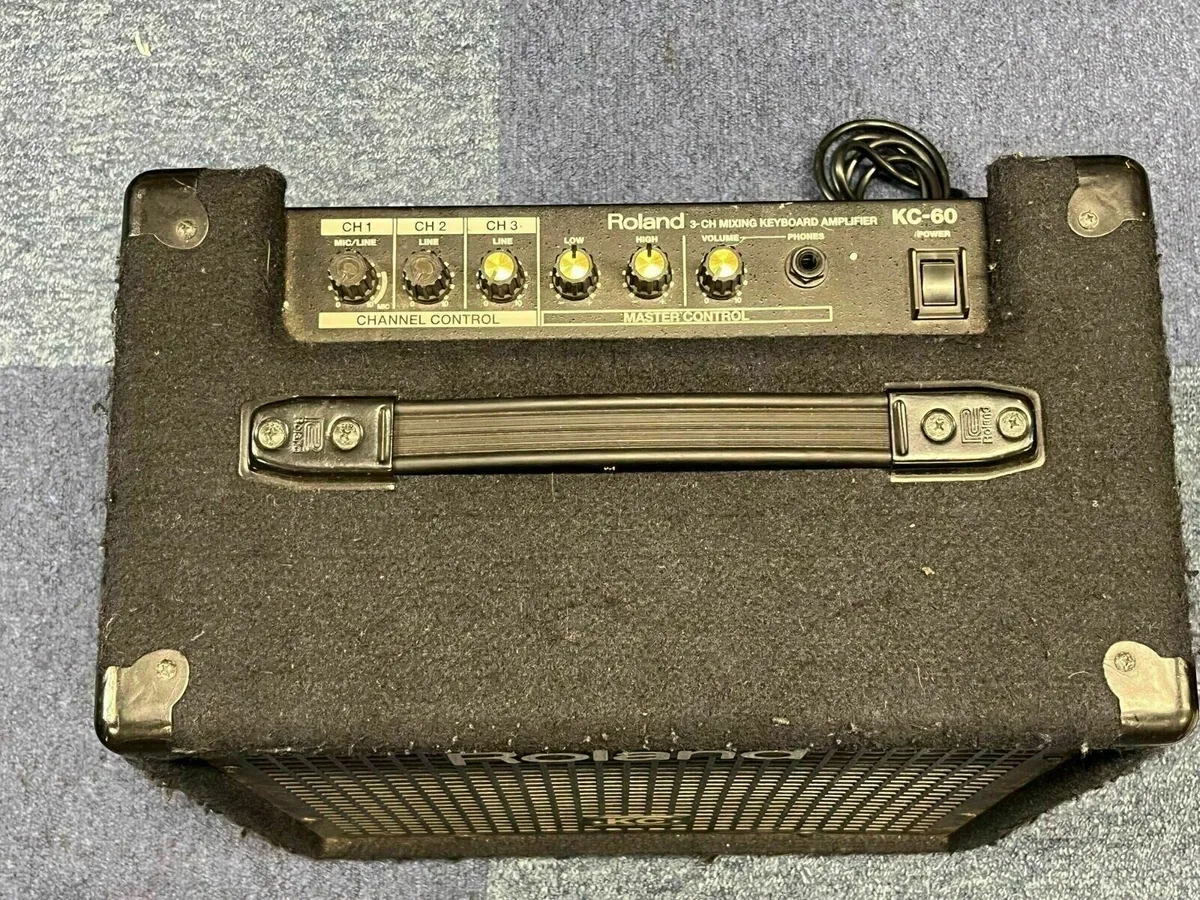 Roland KC 60 Keyboard Amplifier - Image 3