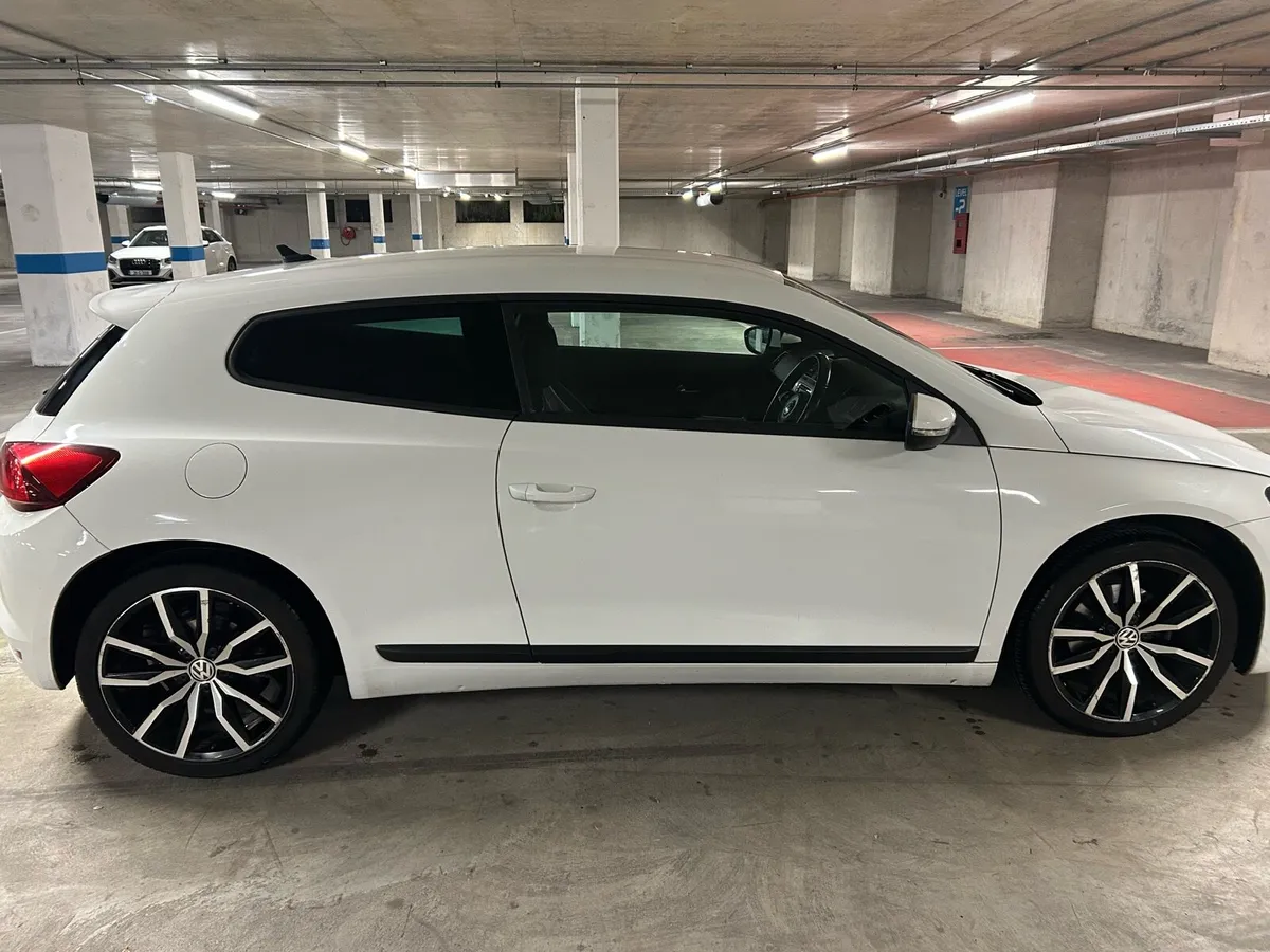 VW Scirrocco Sport 1.4tsi M6F 125HP 3DR - Image 3