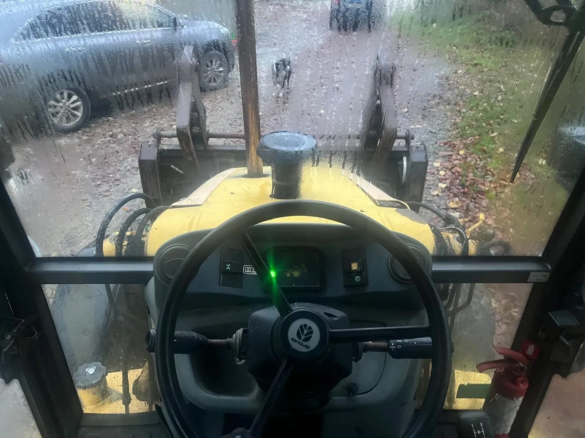 New Holland LB95 - Image 4