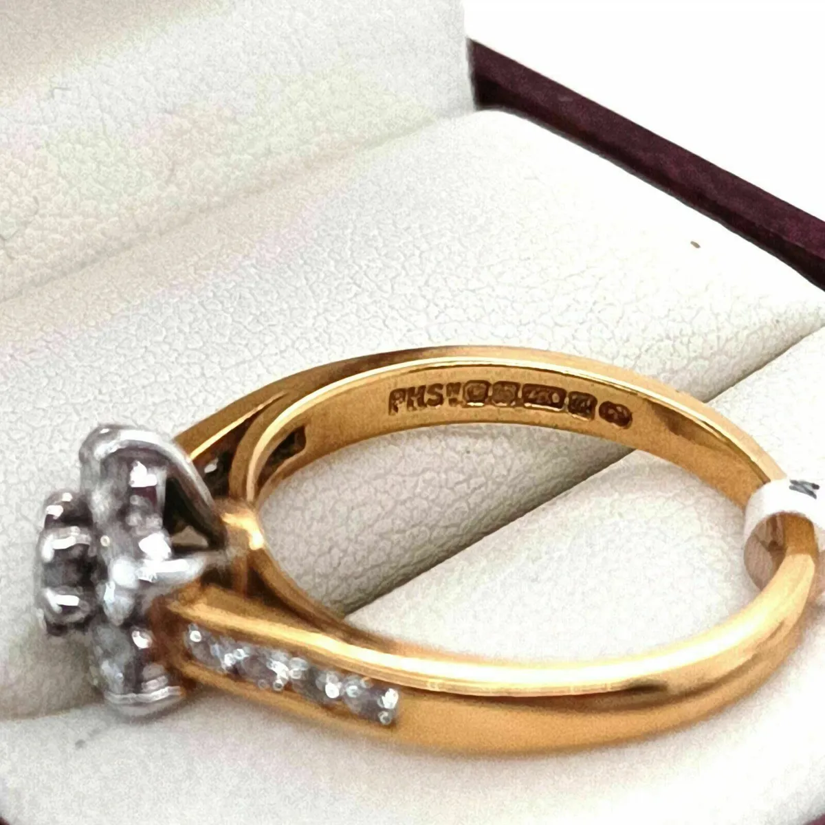 18k Gold Diamond Cluster Daisy Ring - Image 4