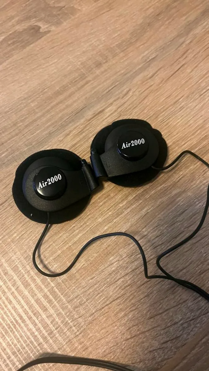 Vintage Air2000 Earphones – Wired On-Ear - Image 1