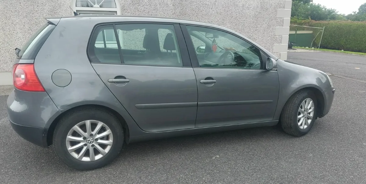 Volkswagen Golf 2008 - Image 2