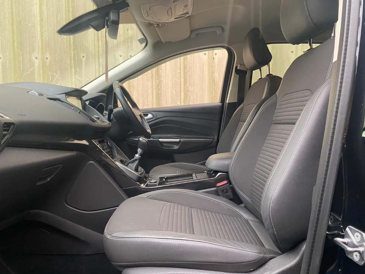 Ford Kuga 2018///TITANIUM//FINANCE AVAILABLE - Image 4