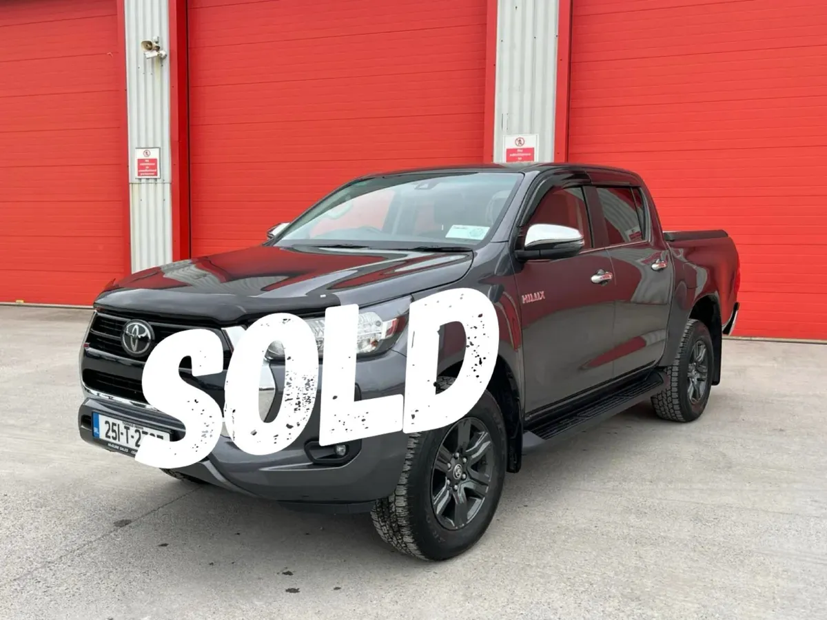 2025 Toyota Hilux 2.8 SR5 DOUBLE CAB - Image 1