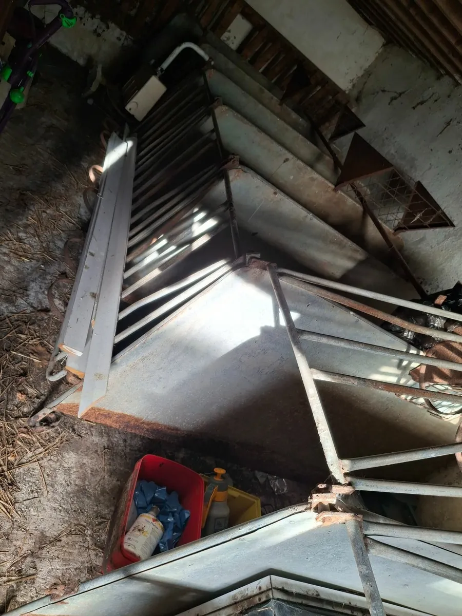 Calf pens - Image 2