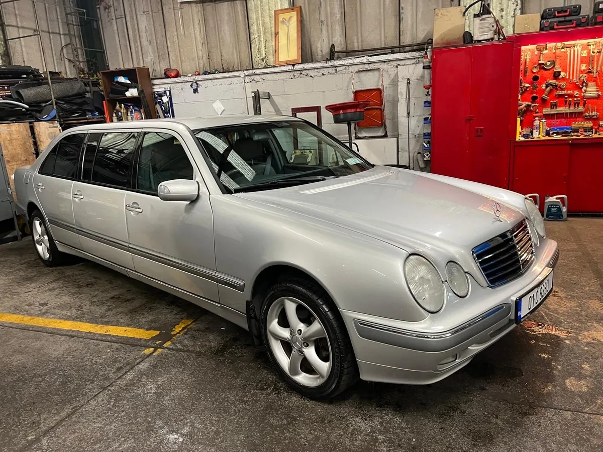 Mercedes Benz E class 8 Seater - Image 2
