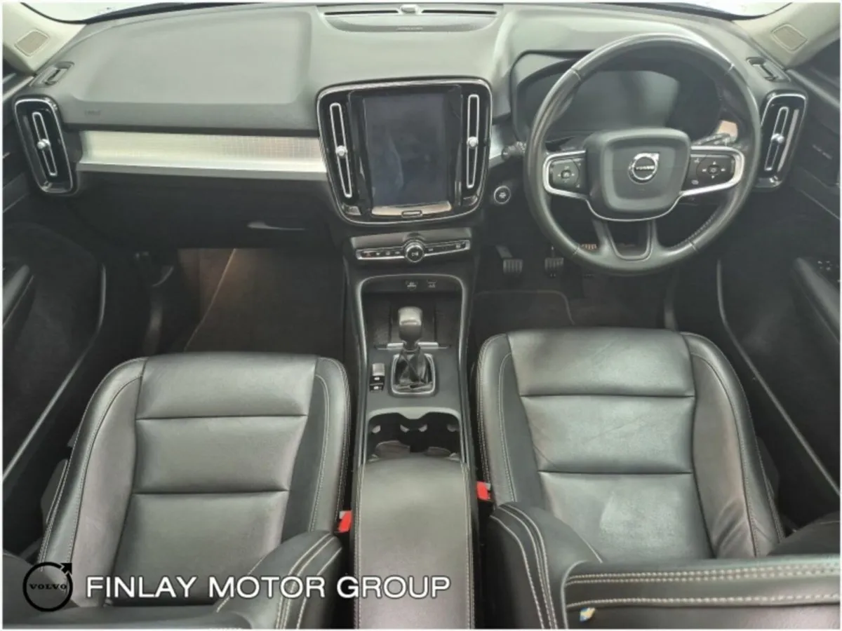 Volvo XC40 T3 (163hp) Momentum 1 year warranty - Image 3