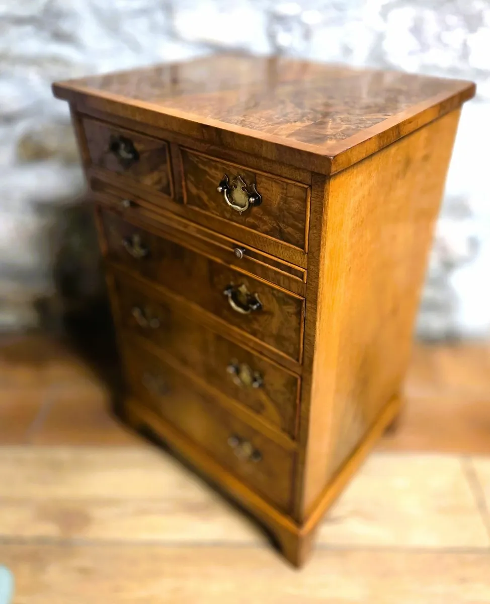 Walnut 5 Drwer Bedside Cabinet - Image 2