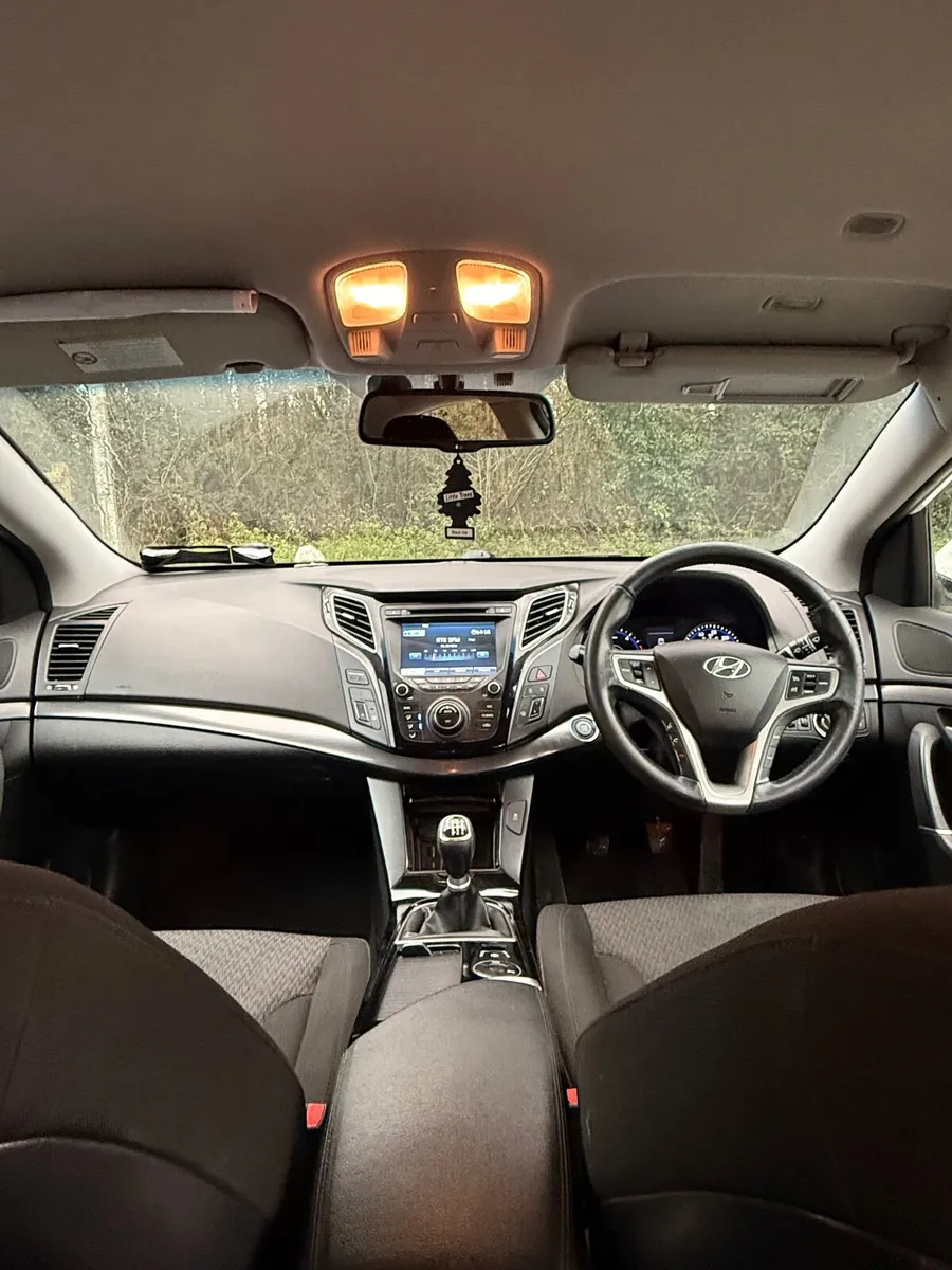 PRICE 4450/// Hyundai i40, revesing camera&more - Image 2