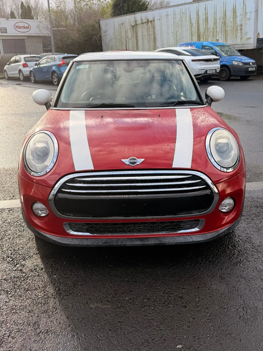 Mini cooper red 1.49 L - Image 1