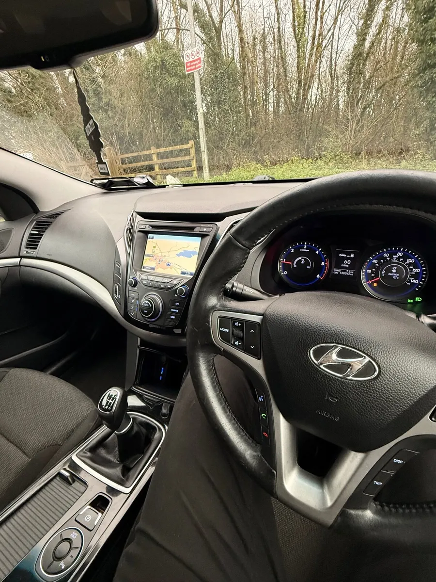 PRICE 4450/// Hyundai i40, revesing camera&more - Image 4