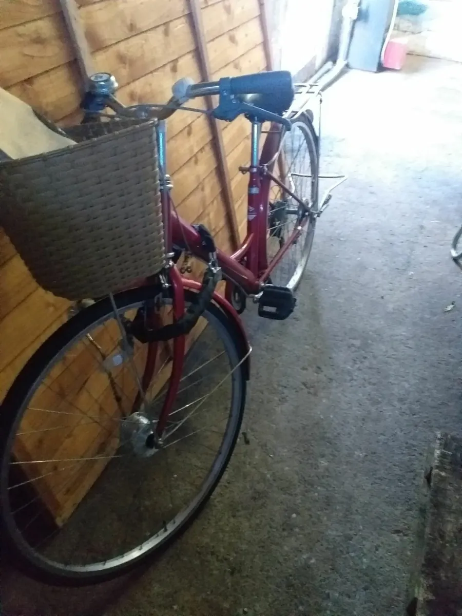 Ladies bicycle - Image 3