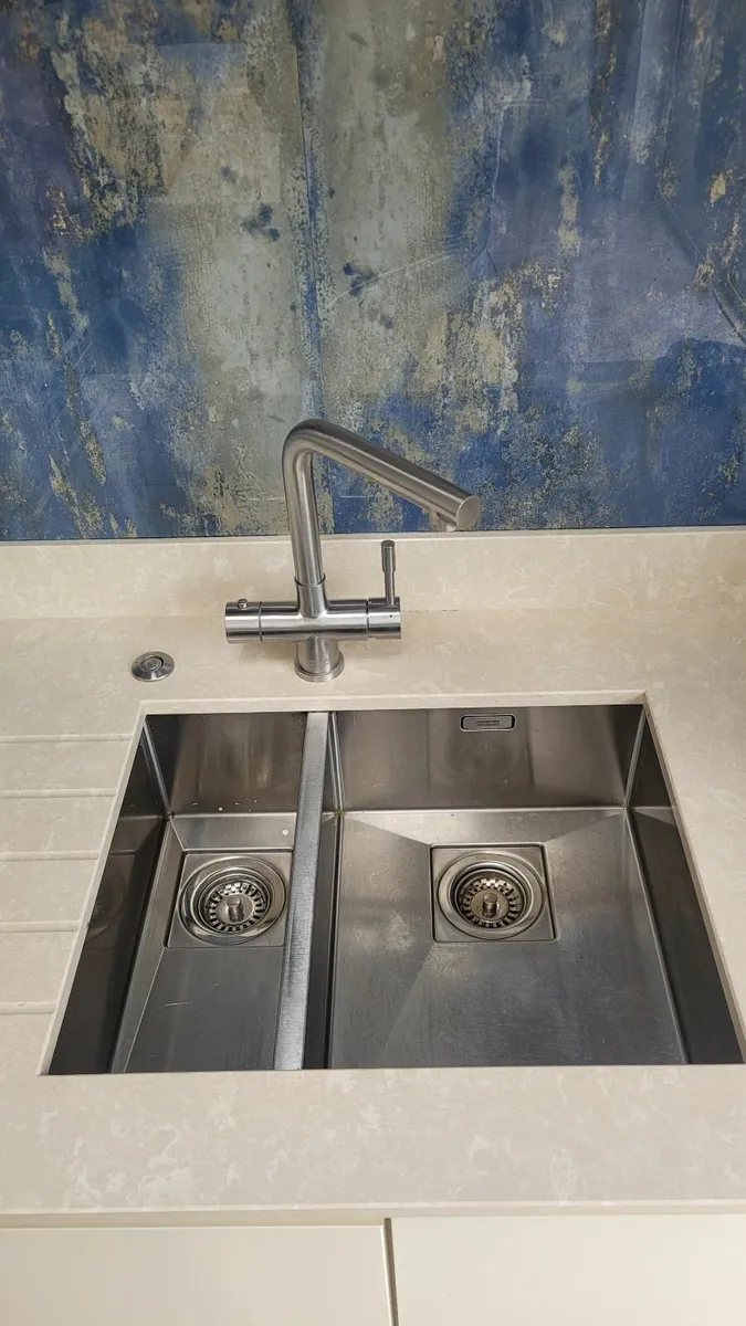Franke kitchen sink and tap - Image 1