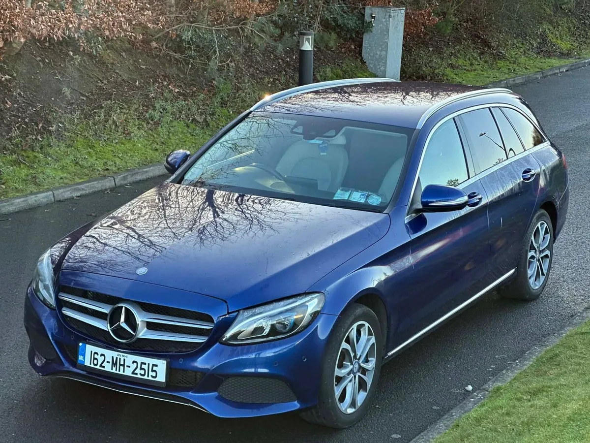 2016 Mercedes C350e Hybrid Sport Premium - Image 2