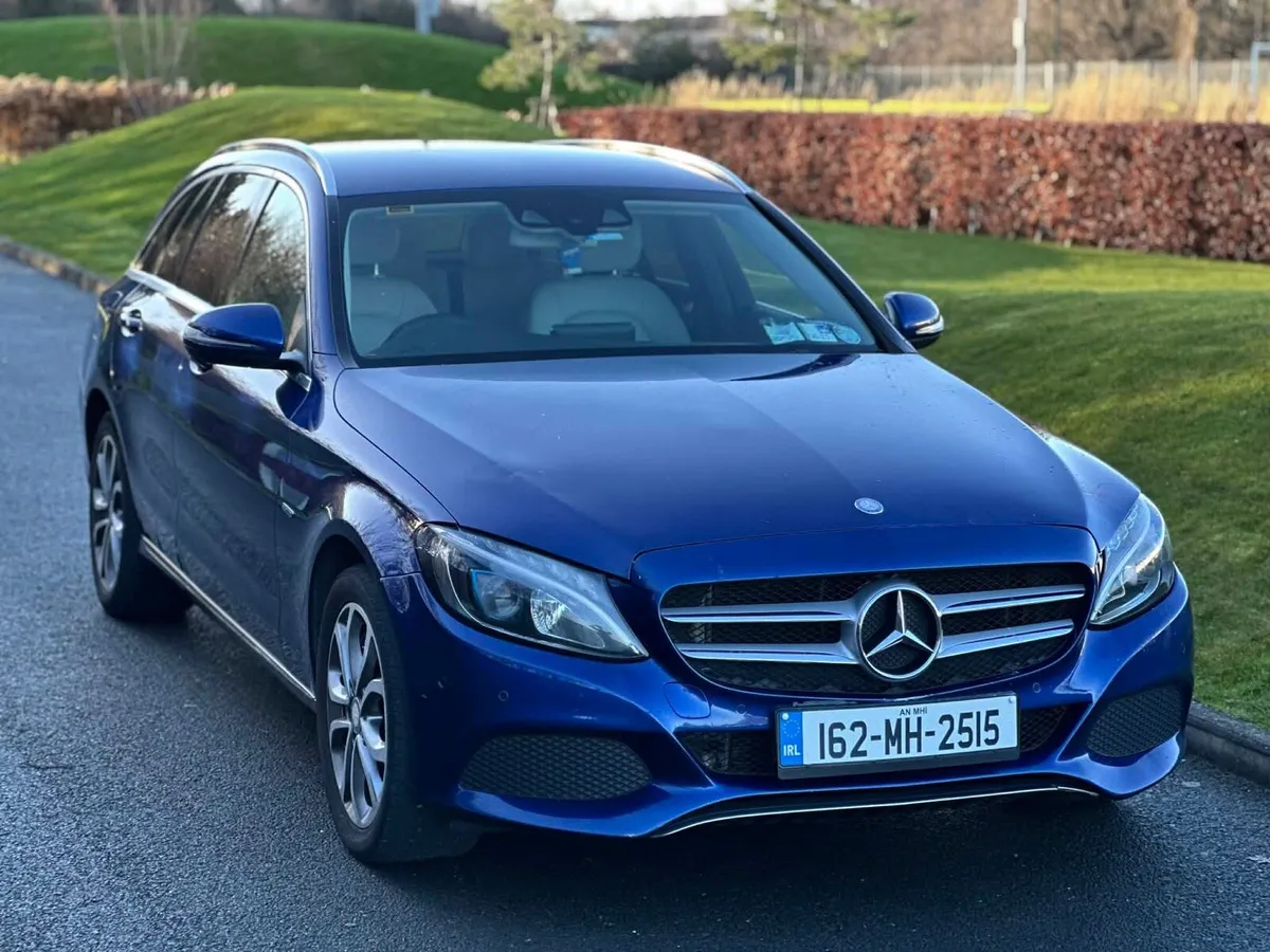 2016 Mercedes C350e Hybrid Sport Premium - Image 3