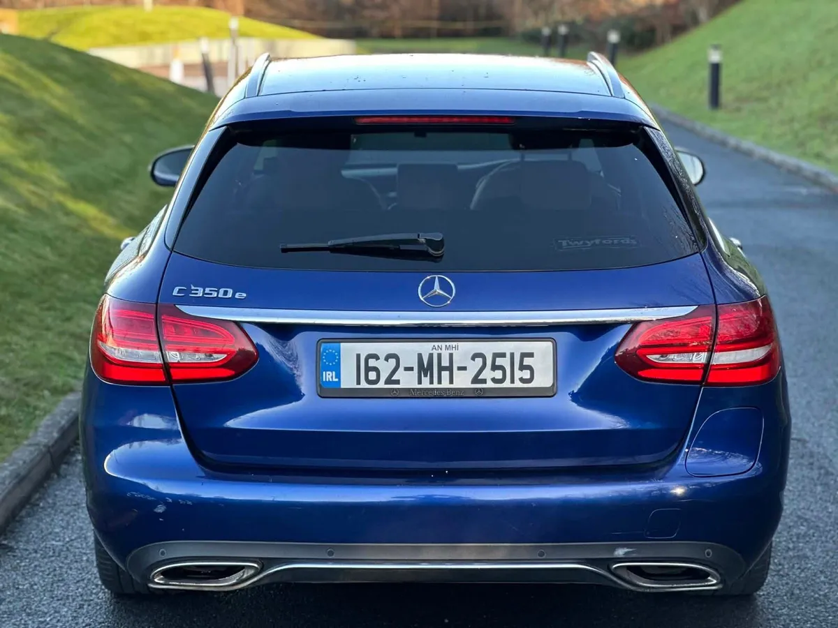 2016 Mercedes C350e Hybrid Sport Premium - Image 4