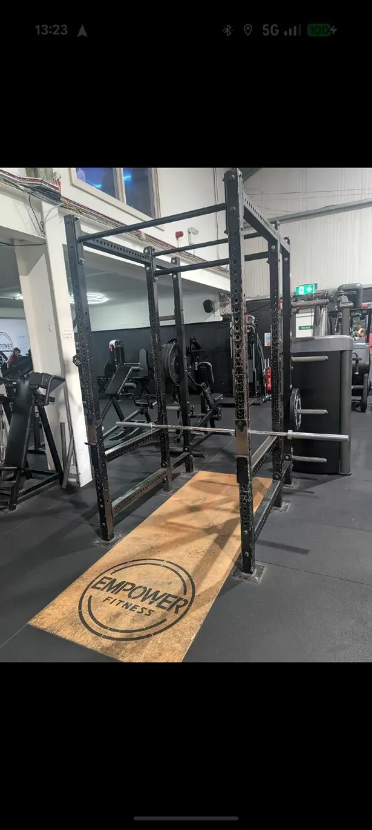 Dual cable machines / squat / power racks - Image 1