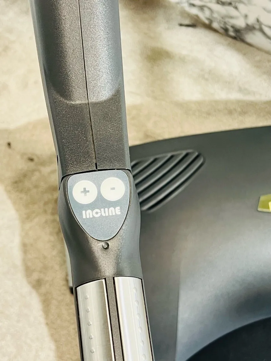 150KG RETAD LARGE TREADMILL - Image 4