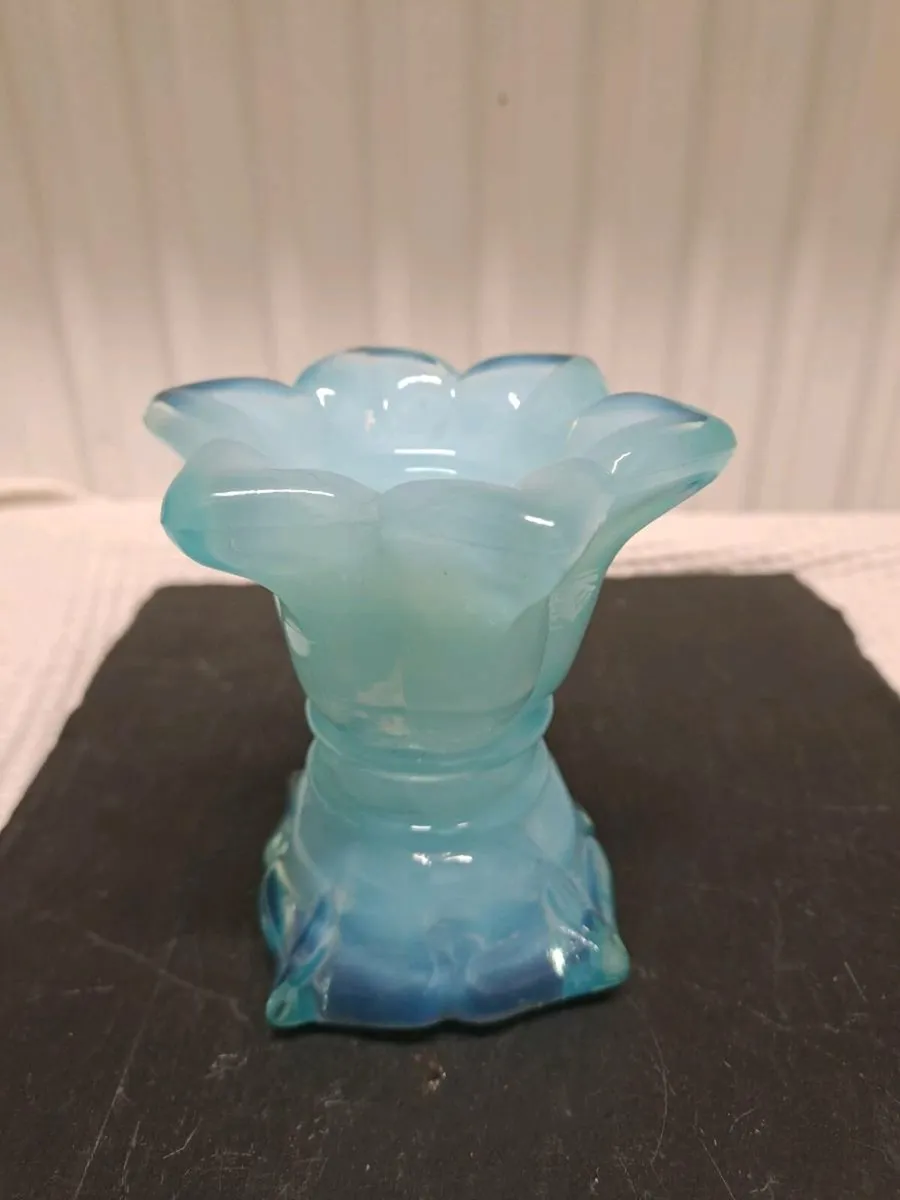 1950s Opaline posy vase - Image 1