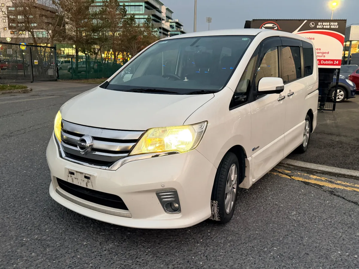 nissan serena 2013 white - Image 2