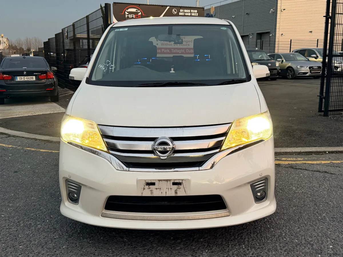 nissan serena 2013 white - Image 1